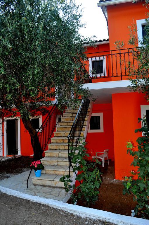 Sofia Apartments Букари Стая снимка